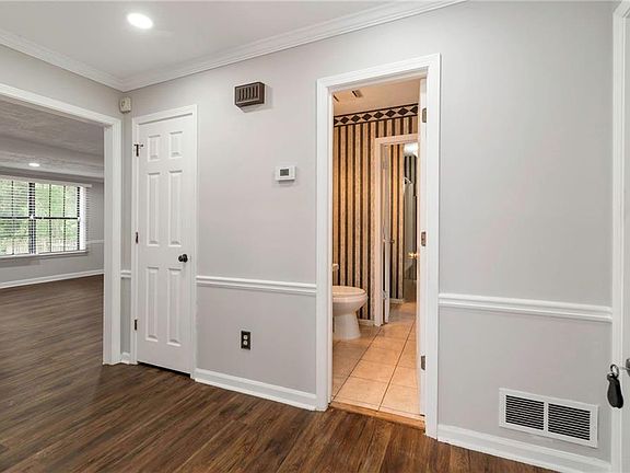 4th image of 4803 Elam Rd