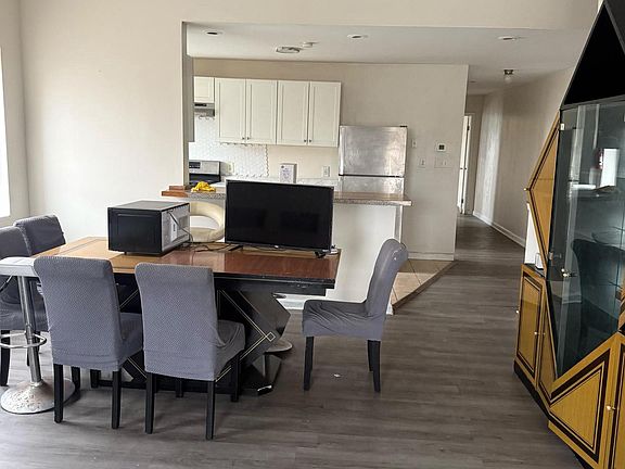 5th image of 6805-07 Marshall Rd