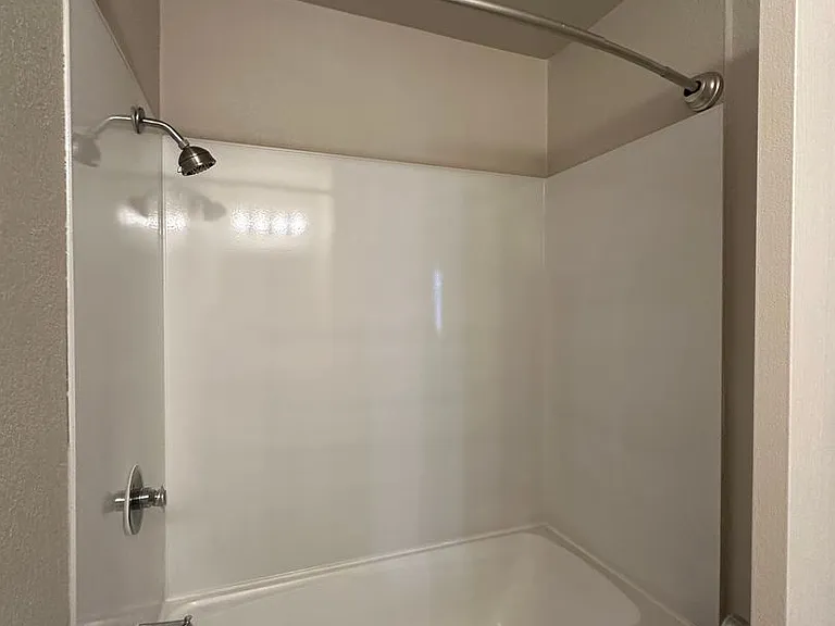 Olive Glen — Photo 14