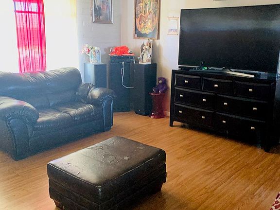 3rd image of 4728 W Mulberry Dr