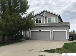 1707 Diane St, Papillion, NE 68046
