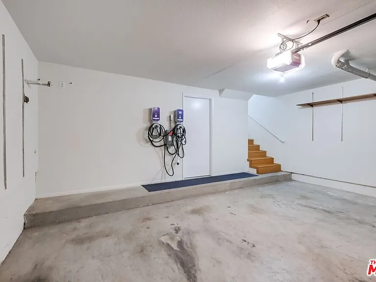 1077 W Kensington Rd #3 — Photo 59