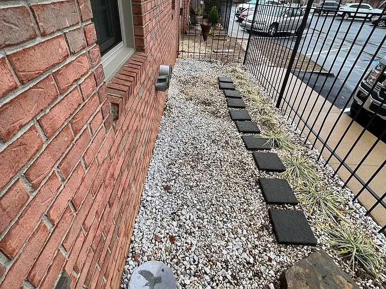 604 Phoenix Ct — Photo 3