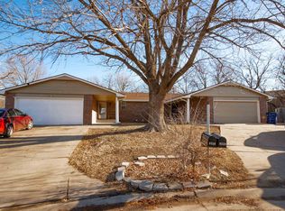 8726-8728 E Lakeland Cir, Wichita, KS 67207