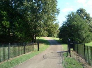 359 Hurt Rd, Coldwater, MS 38618