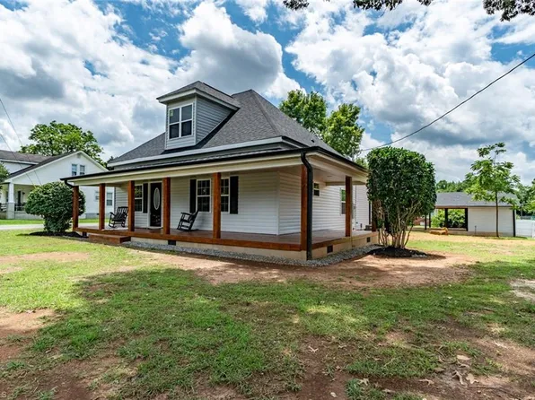 1015 Cleveland Ave, Burlington, NC 27217