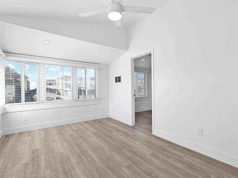 802-812 El Carmel Pl #808 — Photo 6
