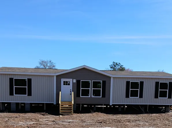 618 Grande Ave, Folkston, GA 31537