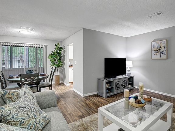 3rd image of 3400 Peachtree Corners Cir #401