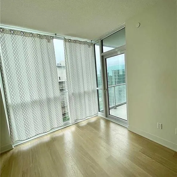 88 Sheppard Ave E #1510 — Photo 4