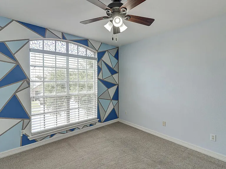 7810 Duchess St — Photo 51