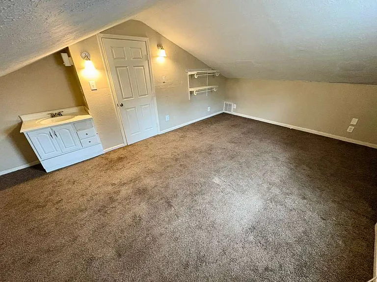 4602 Elwood Rd — Photo 3