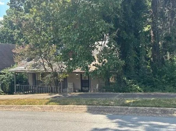 704 Parkway Place Dr, Little Rock, AR 72211