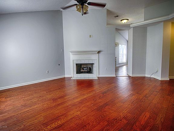 5th image of 5521 Bradley Ln