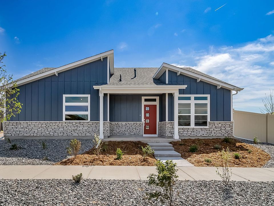 Photo of the exterior of an Explorer Traveler floorplan in The Reserve