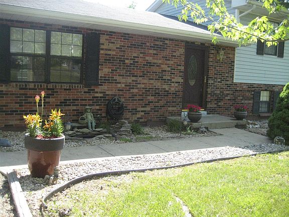 3rd image of 1030 Shamrock St