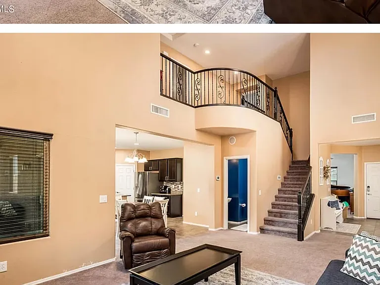 8904 S 58th Dr — Photo 6