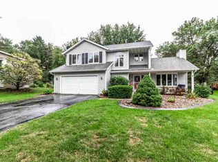 9 Hallows Cir, Madison, WI 53704
