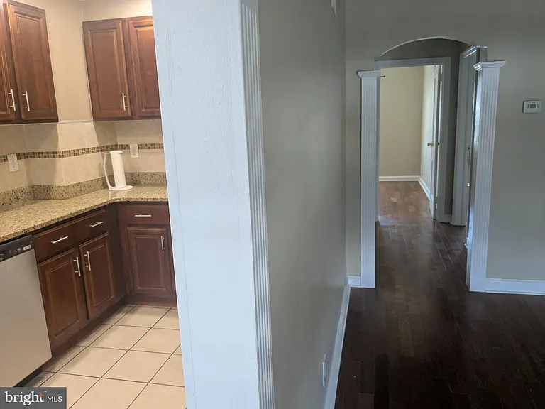 963 E Godfrey Ave — Photo 7