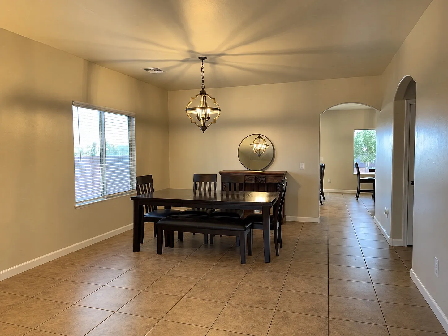 4 bed, 2.5 bath, 2622 sqft, $2,800 — Photo 4