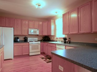 135 N Inverness Ct, Round Lake, IL 60073