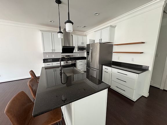 3rd image of 4334 Casey Blvd