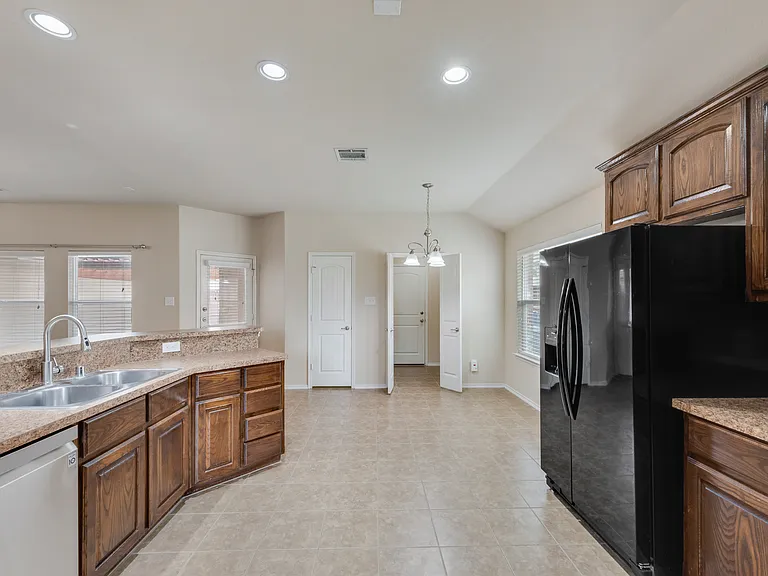 1077 Hampton Bay Dr — Photo 9