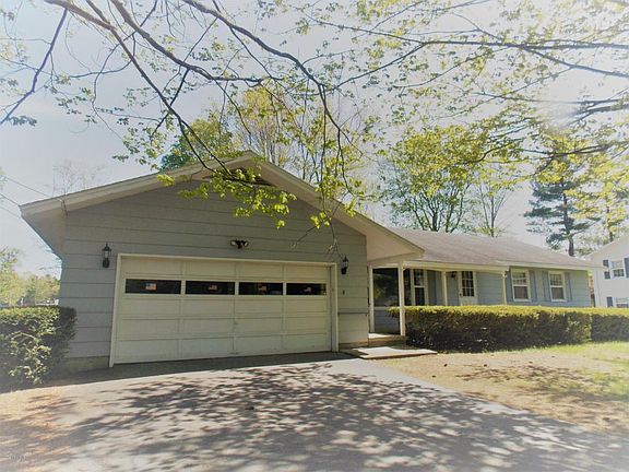 2nd image of 4 Elmwood Dr