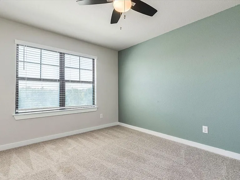 496 Fieldwood Dr #B — Photo 17