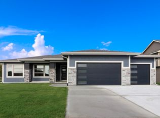 7824 NW 104th Ct, Johnston, IA 50131