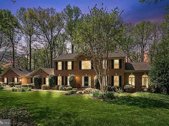 3rd image of 6220 Winslow Ct