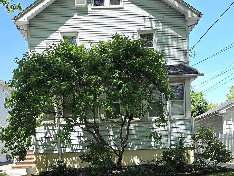 1st image of 16 Allison Pl #1