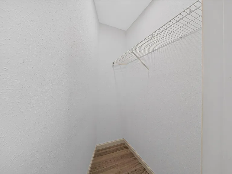 17006 Enchanted Cir E — Photo 21