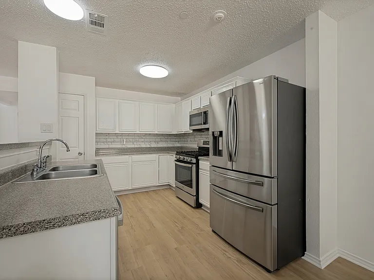 5518 Heathercrest Dr — Photo 13