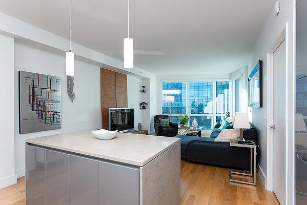 Sold by Nestseekers | media 3