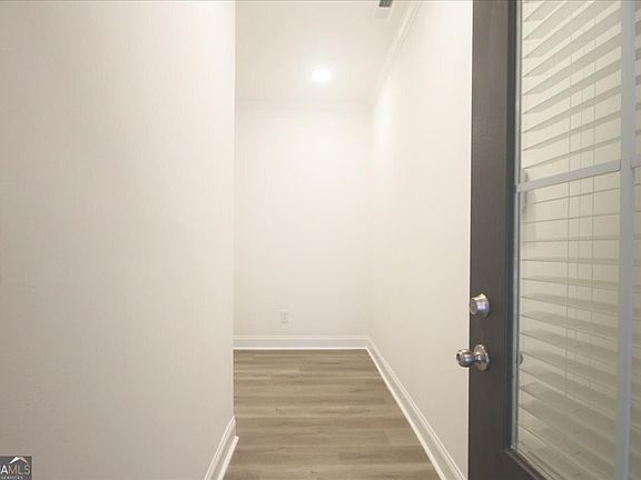 3rd image of 3570 Birdstone #3