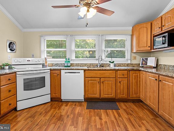 4th image of 4903 Cedar Ave