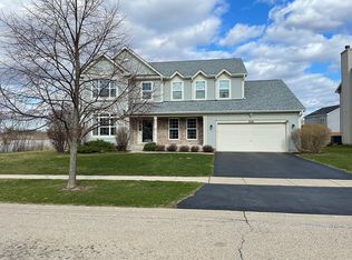2016 Mayfair Dr, Island Lake, IL 60042