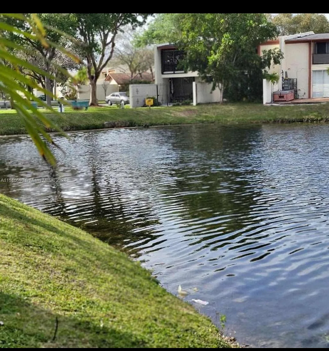 3 bed, 2.5 bath, 1966 sqft, $3,700 — Photo 4
