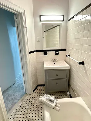 Rented by Amorelli Realty | media 6