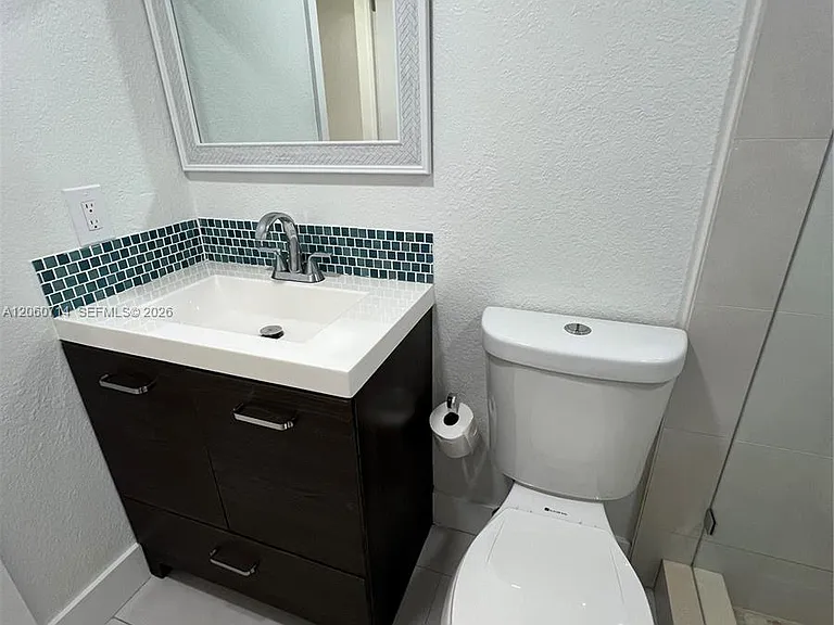 9520 SW 8th St #118 — Photo 7