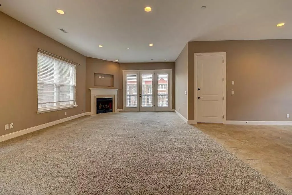 2 bed, 1900 sqft, $2,000 — Photo 2