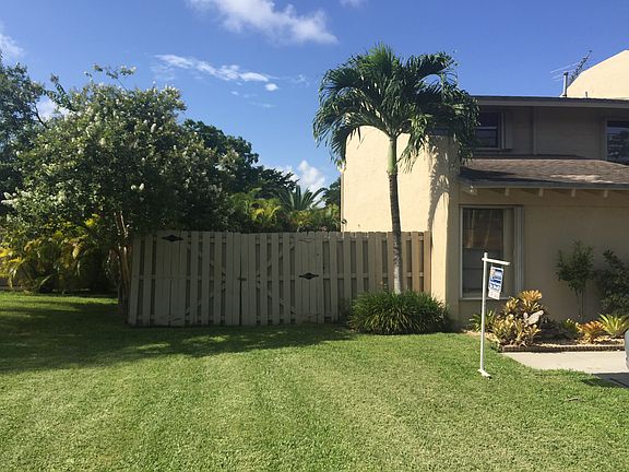 4th image of 9261 SW 136 Street Cir