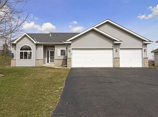 1022 Pond Curv, Waconia, MN 55387