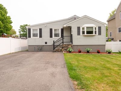 56 Glenwood St, North Andover, MA, 01845
