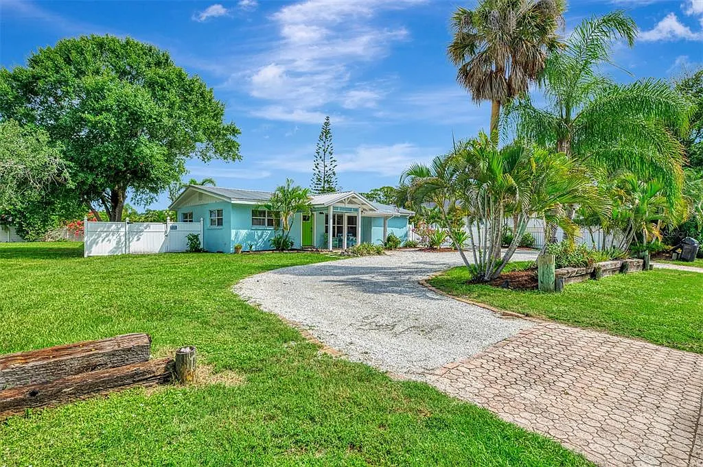 3 bed, 2.0 bath, 1234 sqft, $5,000 — Photo 1