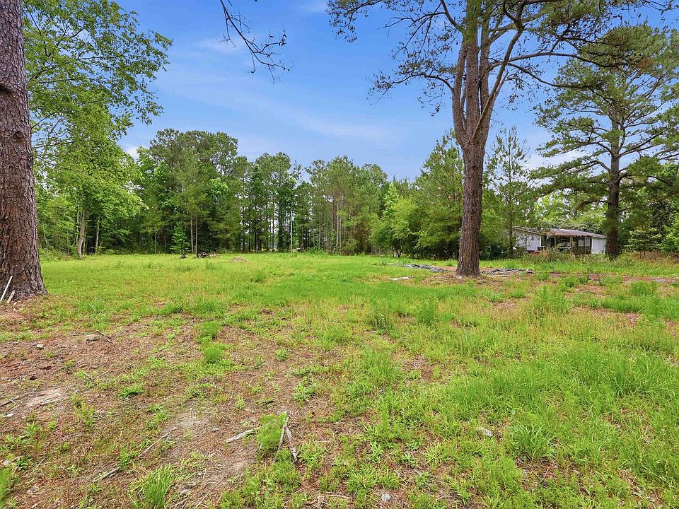 1st image of 125 Old Groves Ln.