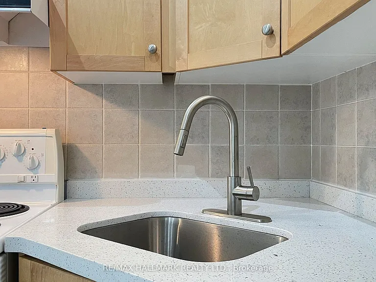 650 Queens Quay W #1121 — Photo 15