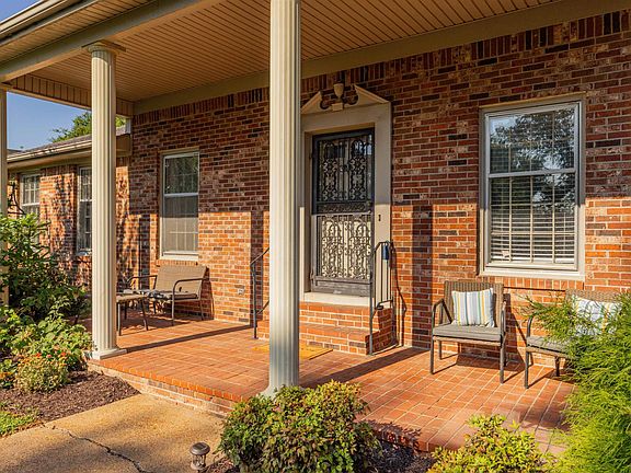 3rd image of 211 Terrace Dr