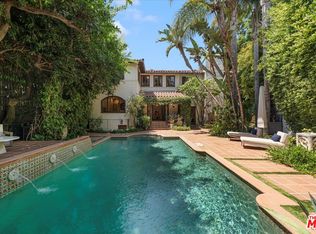 7040 Hillside Ave, Los Angeles, CA 90068